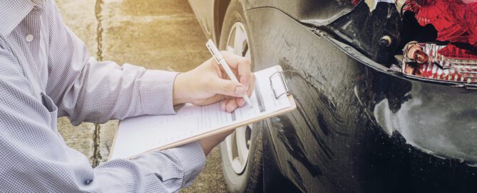 insurance-agent-working-car-accident-claim-process